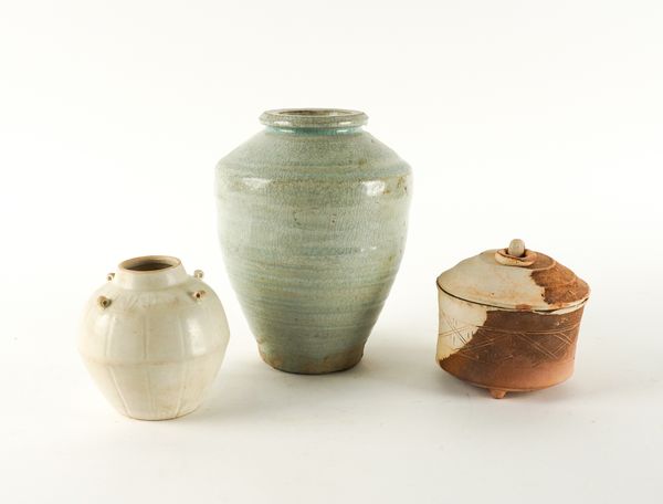 THREE ITEMS OF CHINESE CERAMICS