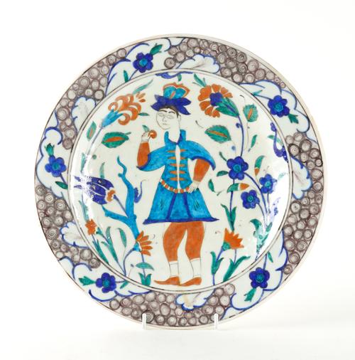 AN ISNIK POTTERY DISH