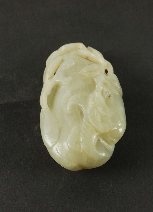 A CHNESE JADE CARVING OF A GOURD