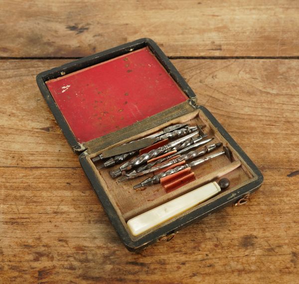 A VICTORIAN DENTAL HYGIENE KIT