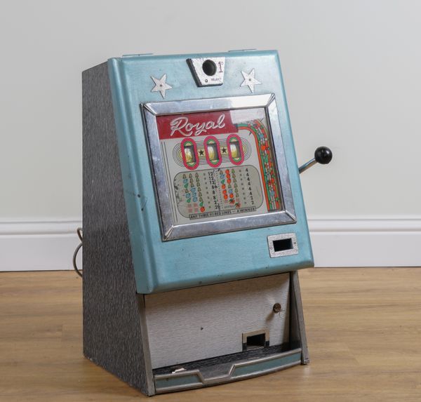 A 'ROYAL' ONE ARMED BANDIT GAMES MACHINE