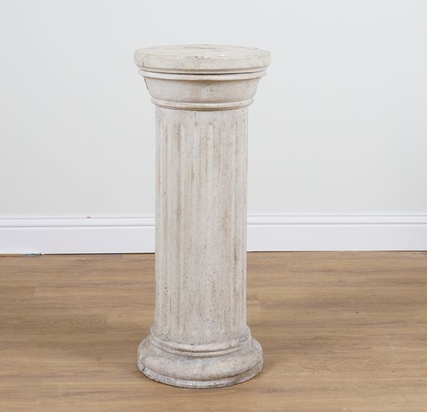 AN EARLY 20TH CENTURY FAUX MARBLE PAINTED CIRCULAR PEDESTAL