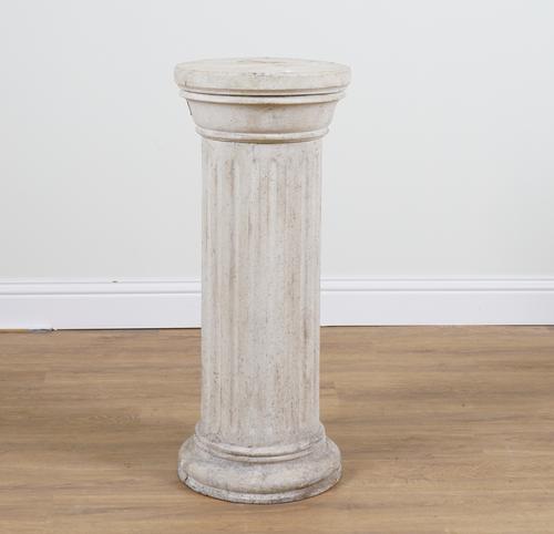 AN EARLY 20TH CENTURY FAUX MARBLE PAINTED CIRCULAR PEDESTAL