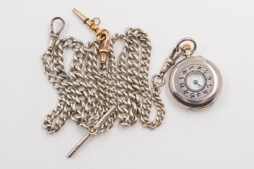 A SILVER HALF HUNTER FOB WATCH, A SILVER ALBERT CHAIN AND A WATCH KEY (3)