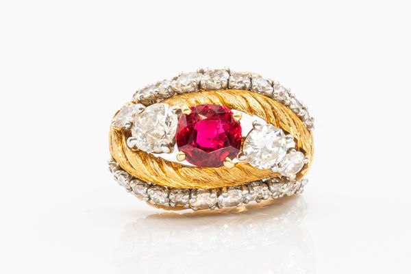 MONTURE CARTIER - A SPINEL AND DIAMOND RING