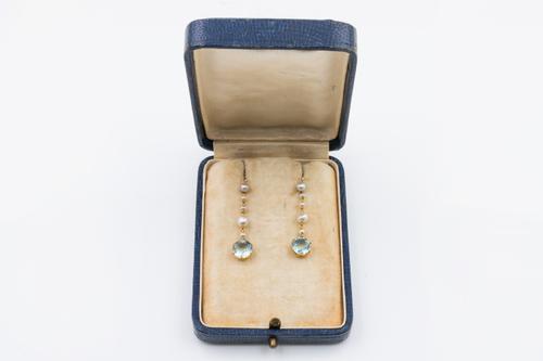 A PAIR OF EDWARDIAN AQUAMARINE AND PEARL DROP EARRINGS