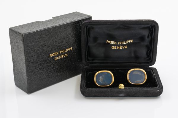 A PAIR OF PATEK PHILIPPE GOLD CUFFLINKS