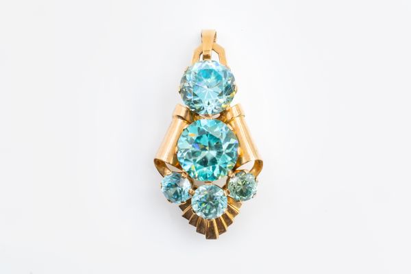 A VINTAGE ZIRCON PENDANT