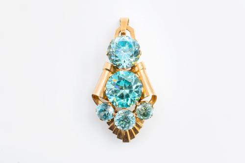 A VINTAGE ZIRCON PENDANT