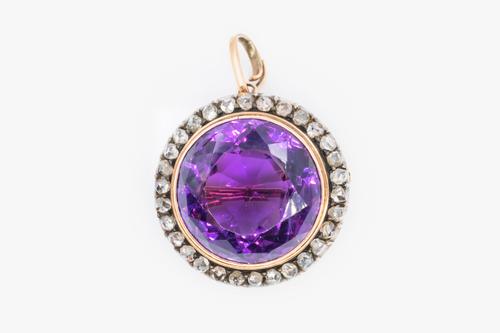 A VICTORIAN AMETHYST AND DIAMOND PENDANT/BROOCH