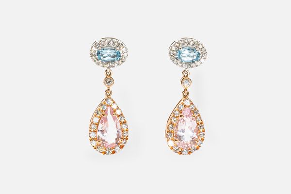 A PAIR OF DIAMOND, AQUAMARINE AND MORGANITE DROP EARRINGS