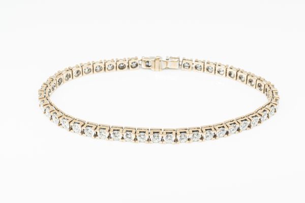 A 7.00 CARAT DIAMOND LINE BRACELET