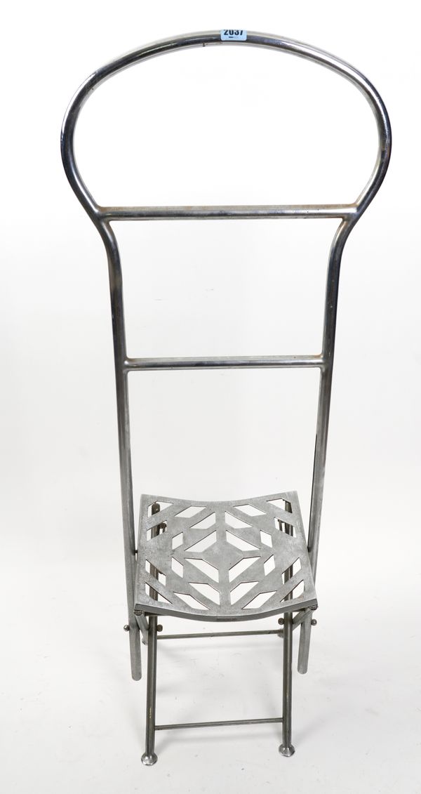 A MID 20TH CENTURY CHROME FOLDING CLOTHES STAND