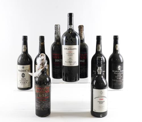 NINE BOTTLES OF VINTAGE PORT INCLUDING TWO BOTTLES OF WARRE 1975 (9)