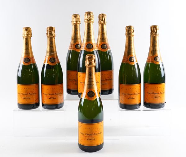 EIGHT BOTTLES OF VEUVE CLICQUOT CHAMPAGNE (8)