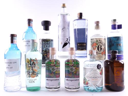 12 BOTTLES GIN