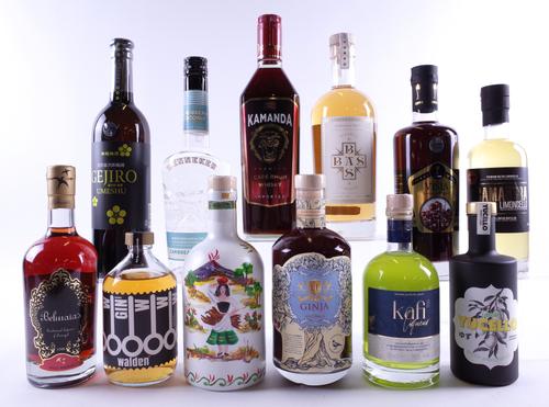 12 BOTTLES LIQUEURS