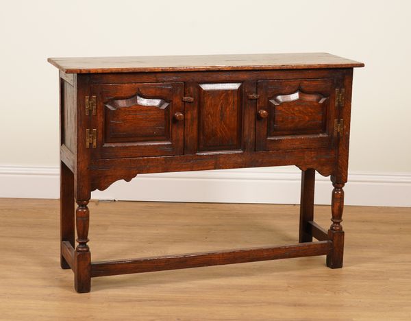 TITCHMARSH & GOODWIN; AN 18TH CENTURY STYLE OAK SIDE TABLE