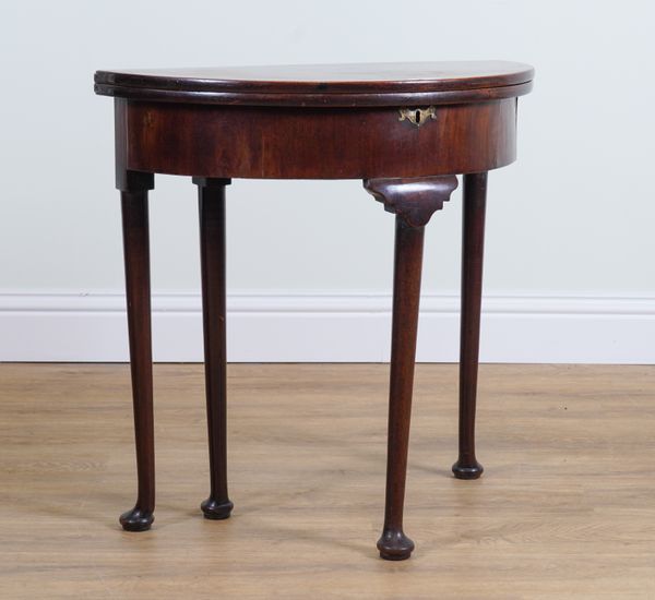 AN 18TH CENTURY MAHOGANY FOLD OVER TEA TABLE