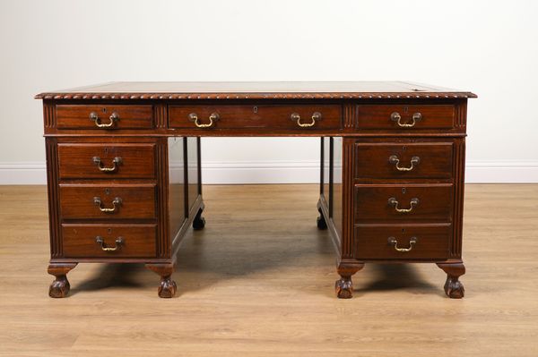 A VICTORIAN STYLE MAHOGANY NINE DRAWER PEDESTAL DESK