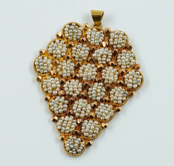 A GOLD AND SEED PEARL PENDANT