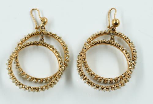 A PAIR OF GOLD AND SEED PEARL EARRINGS