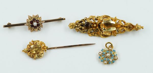 FOUR ITEMS OF JEWELLERY (4)