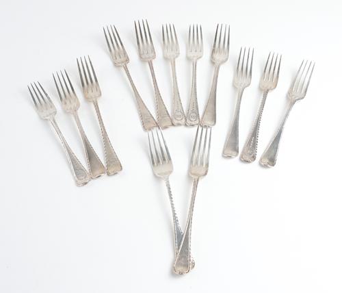 THIRTEEN SILVER FEATHER EDGED OLD ENGLISH PATTERN TABLE FORKS (13)
