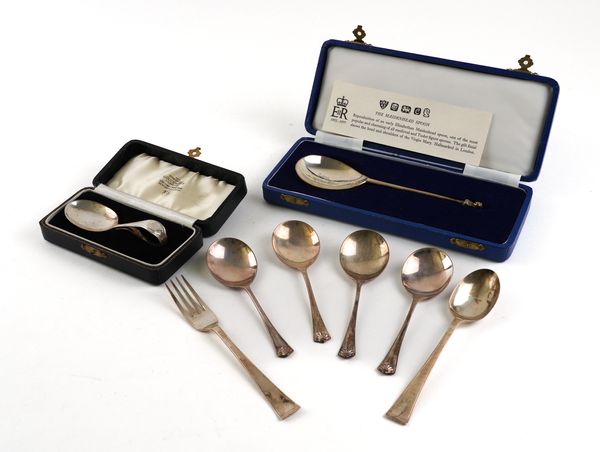 A GROUP OF SILVER FLATWARE