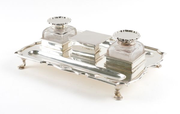 A SILVER SHAPED RECTANGULAR PEN AND INK STAND