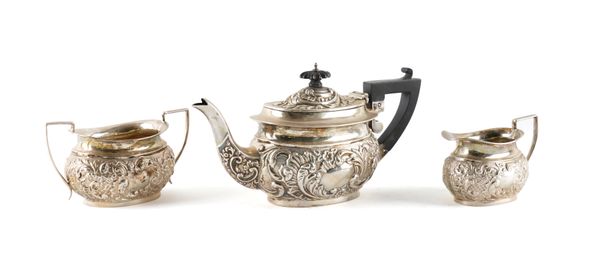 A SILVER THREE PIECE TEA SET (3)