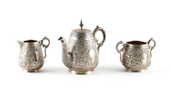 A VICTORIAN SILVER THREE PIECE TEA SET (3)