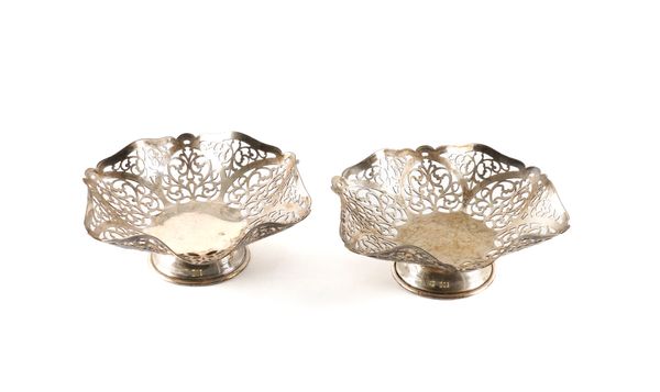 A PAIR OF SILVER HEXAGONAL BONBON DISHES (2)