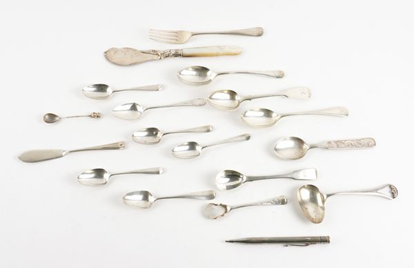 A GROUP OF MOSTLY SILVER FLATWARE (18)