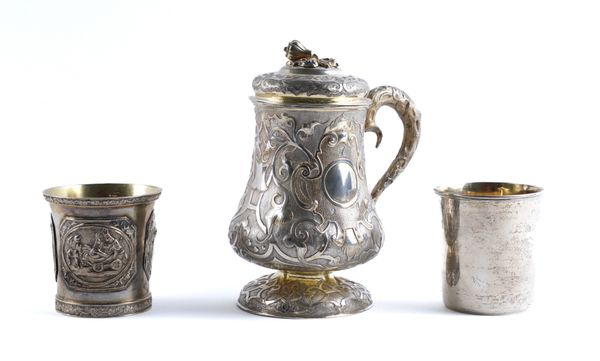 TWO RUSSIAN BEAKERS AND A RUSSIAN LIDDED TANKARD (3)