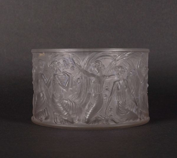 `FIGURINES ET VOILES' A LALIQUE CIRCULAR BOX, NO.97