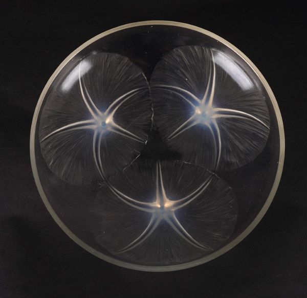 `VOLUBILIS' A LALIQUE OPALESCENT GLASS BOWL