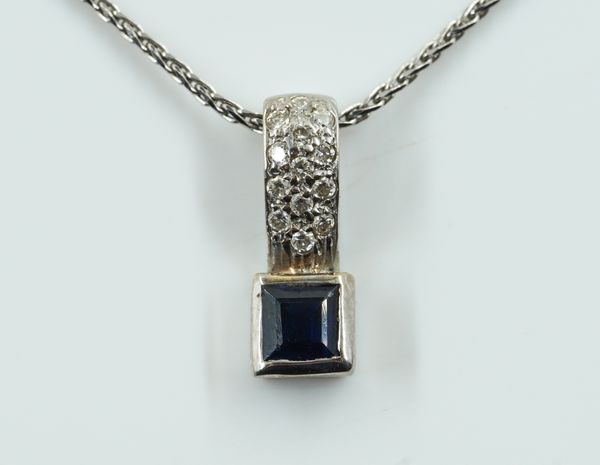 A WHITE GOLD, SAPPHIRE AND DIAMOND PENDANT WITH A WHITE GOLD NECKCHAIN