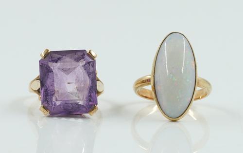 TWO GOLD AND GEM SET RINGS (2)