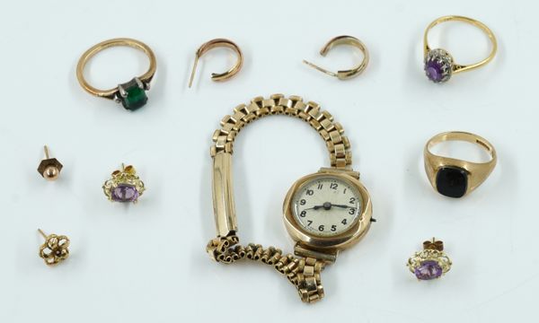 A GROUP OF SEVEN ITEMS OF JEWELLERY AND ONE WRISTWATCH (8)