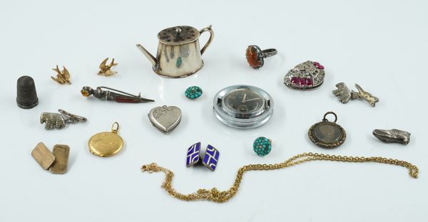 A SMALL GROUP OF JEWELLERY AND FURTHER ITEMS  (16)