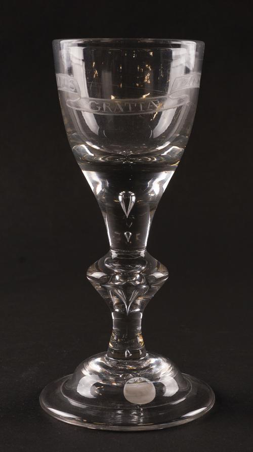 A LAUENSTEIN ENGRAVED GLASS GOBLET