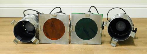 A SET OF ALUMINIUM STAGE LIGHTS ON A STAND (5)