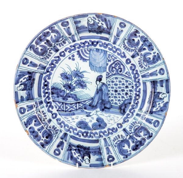 A DUTCH DELFT BLUE AND WHITE CHARGER