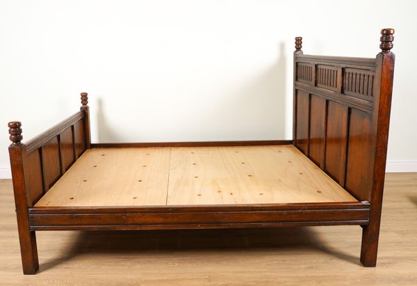 AN 18TH CENTURY STYLE OAK DOUBLE BED