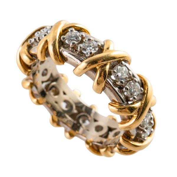 A DIAMOND KISSES RING