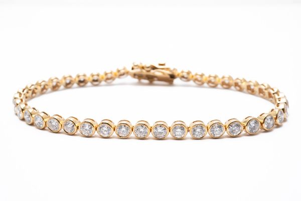 A DIAMOND LINE BRACELET (2)