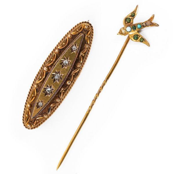 A LATE VICTORIAN GOLD AND DIAMOND BROOCH AND A STICK PIN (2)