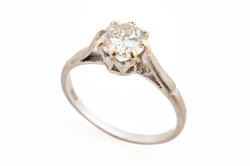 A DIAMOND SINGLE STONE RING