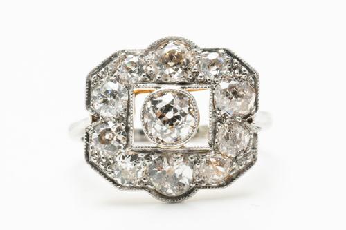 A DIAMOND CLUSTER RING
